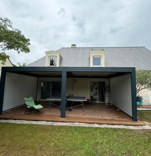 pergola bioclimatique adossée