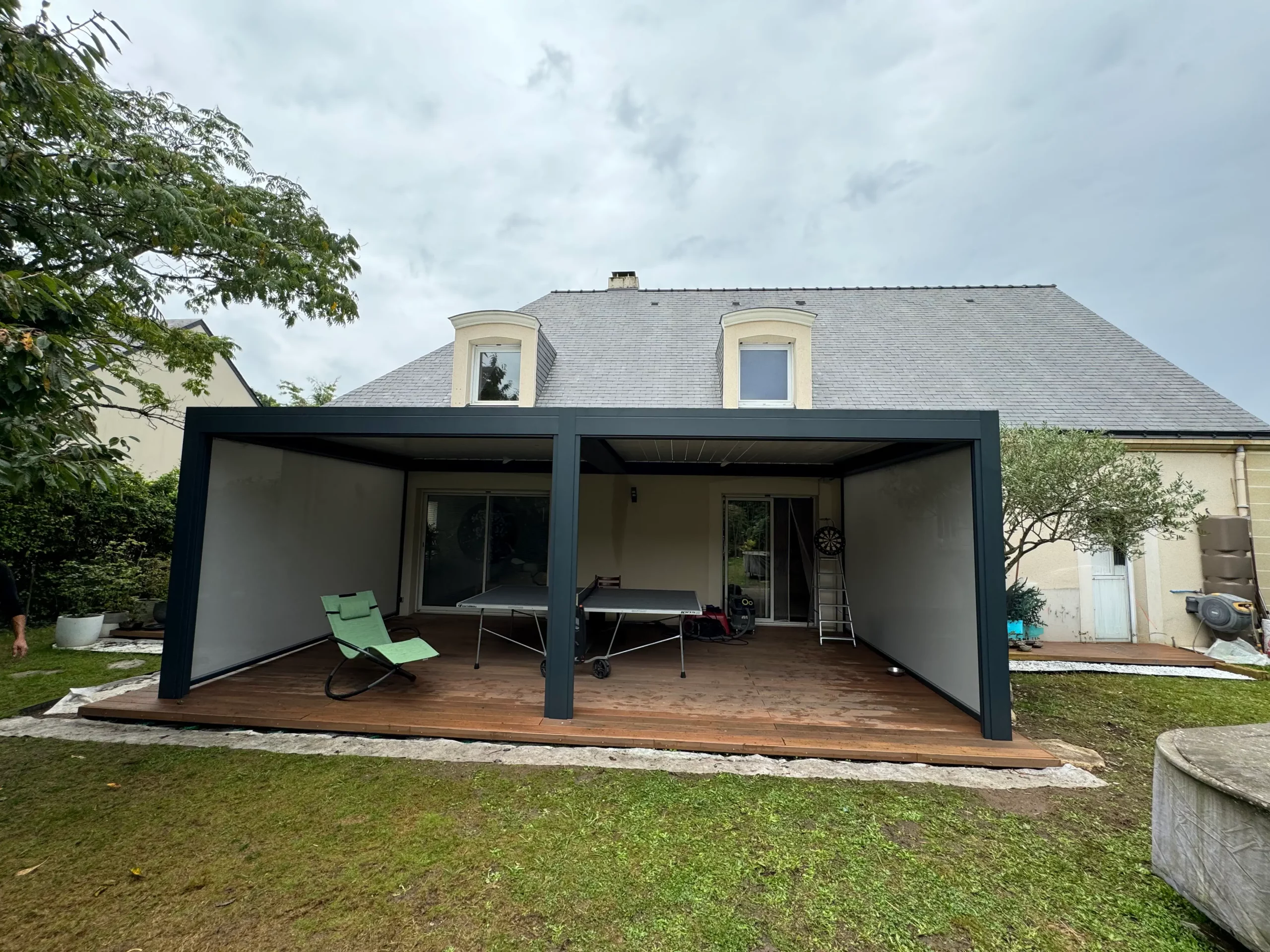 pergola bioclimatique adossée